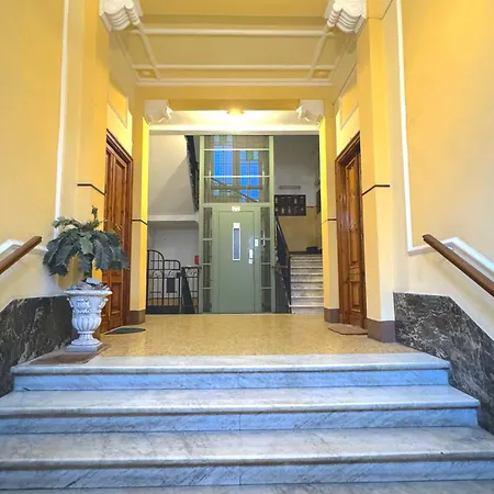 Apartment Lucy's Flowers *