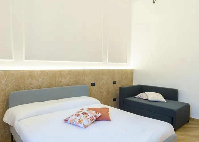 Lucy's Flowers Apartment